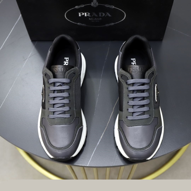 Pra*a casual shoes